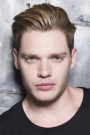 Dominic Sherwood Film ve Dizileri